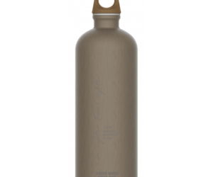 Aus Aluminium, 1 Liter, die Flasche ist auslaufsicher, BPA-Frei, federleicht, kohlensäuredicht und natürlich in Frauenfeld hergestellt.